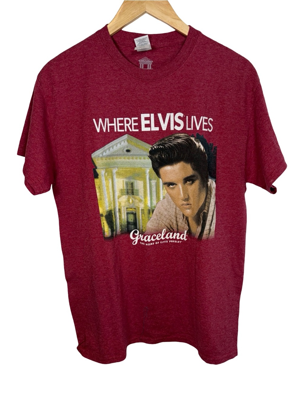 Graceland 'Where Elvis Lives' Graphic Tee - Red short sleeve large